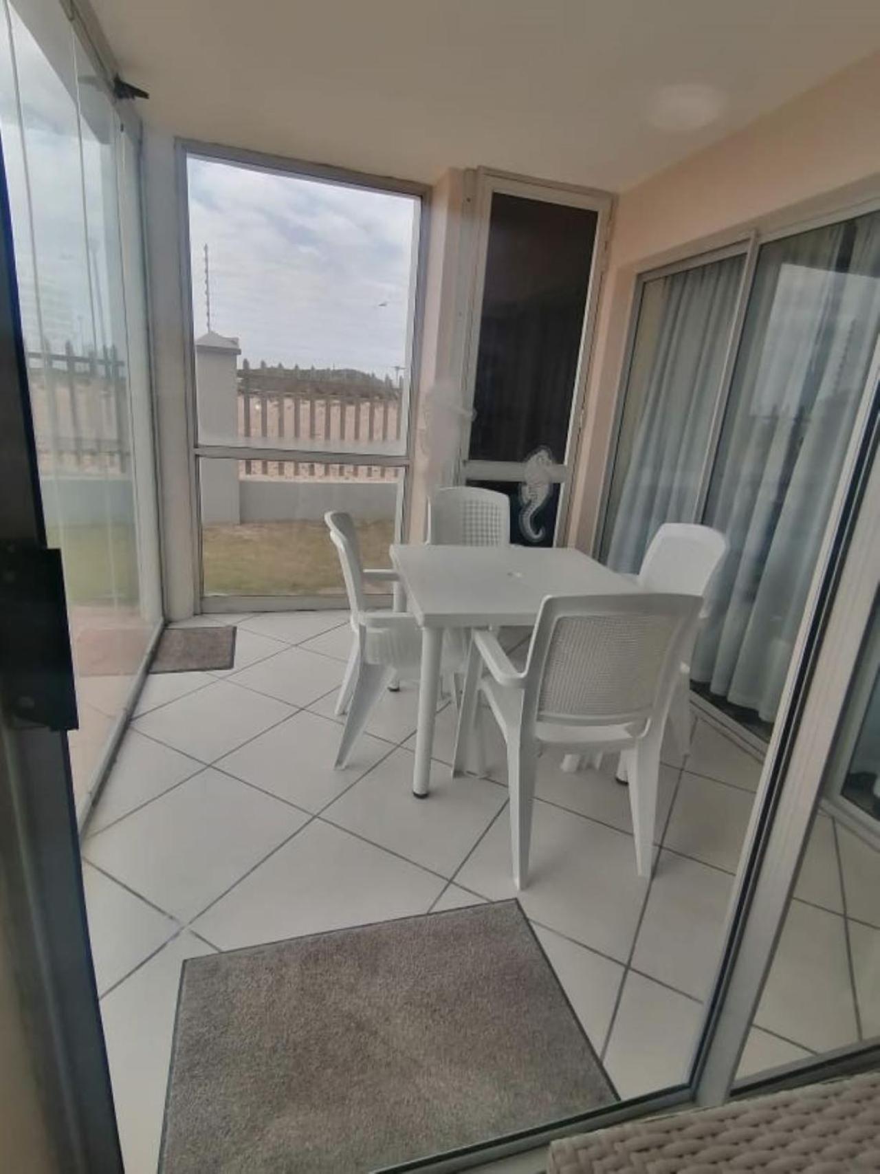 Modern Seaview Apartment Port Elizabeth Bagian luar foto