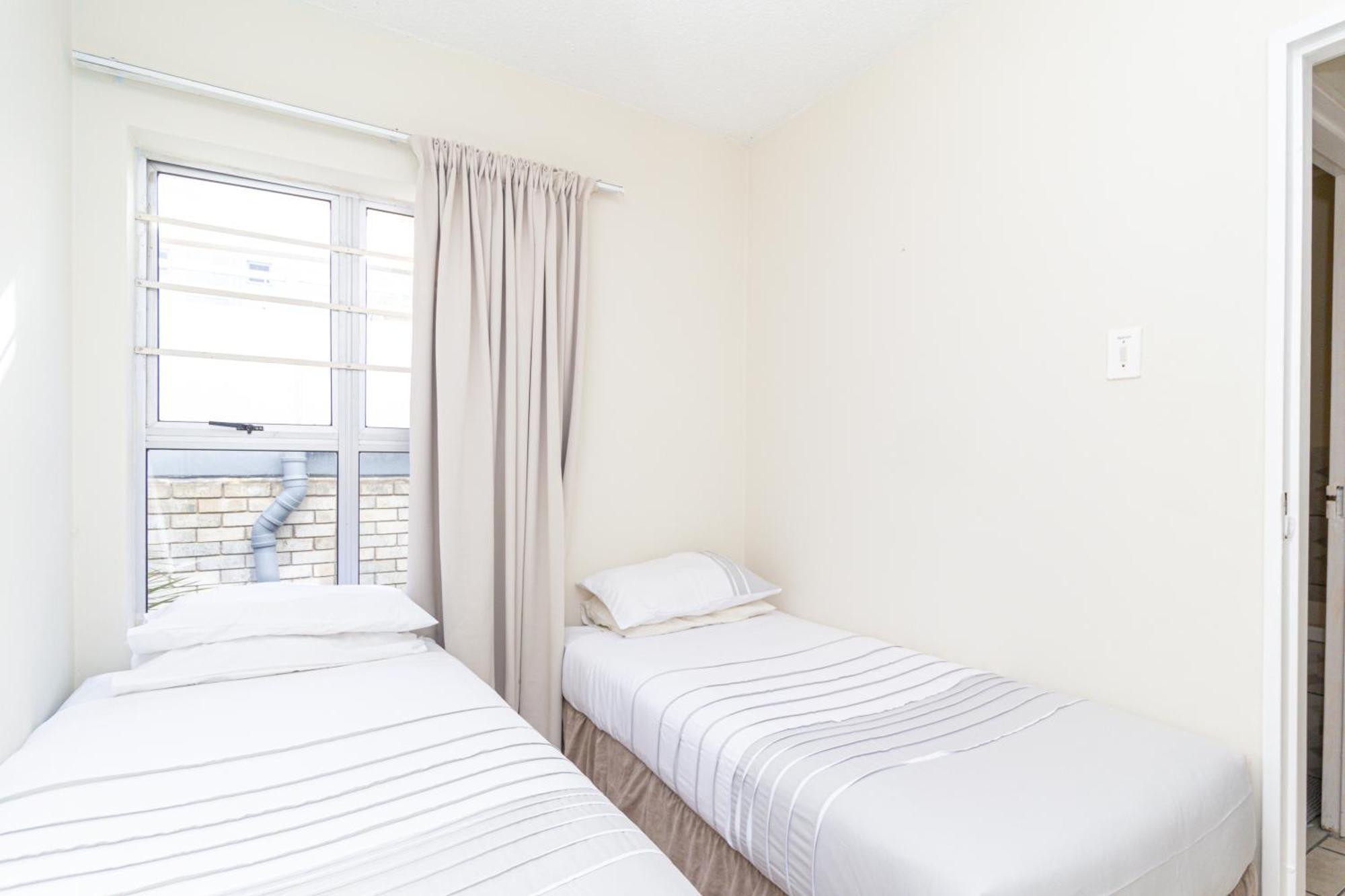 Modern Seaview Apartment Port Elizabeth Bagian luar foto