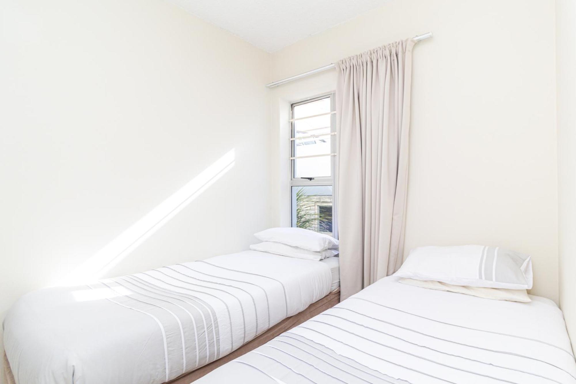 Modern Seaview Apartment Port Elizabeth Bagian luar foto